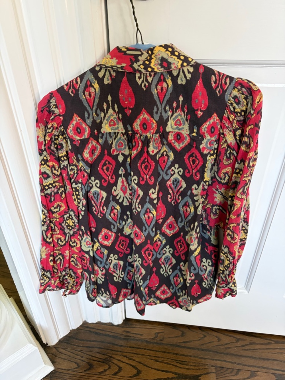 Anthropologie
Forever that Girl Blouse-Size Medium, pearl buttons - Picture 2 of 5